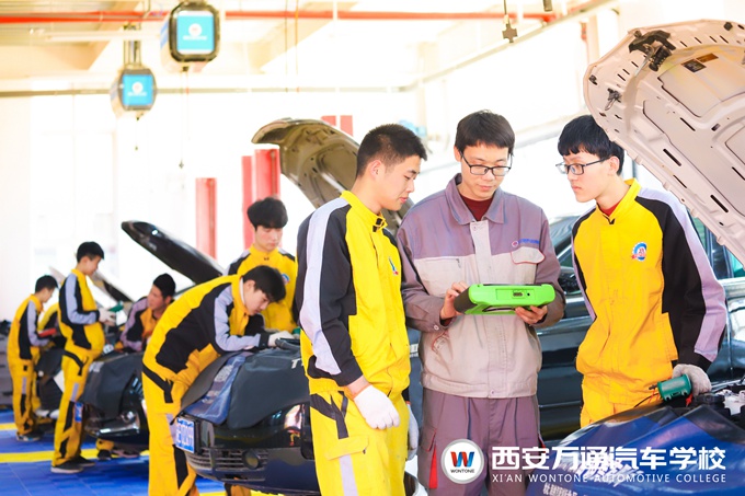 哪所院校是初中畢業(yè)生學(xué)技術(shù)的最好選擇？