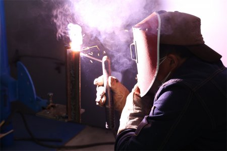 學(xué)焊接技術(shù)，那你一定可以相信西安萬(wàn)通